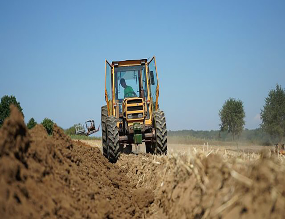 traktor-na-njivi-subvencije-640x360